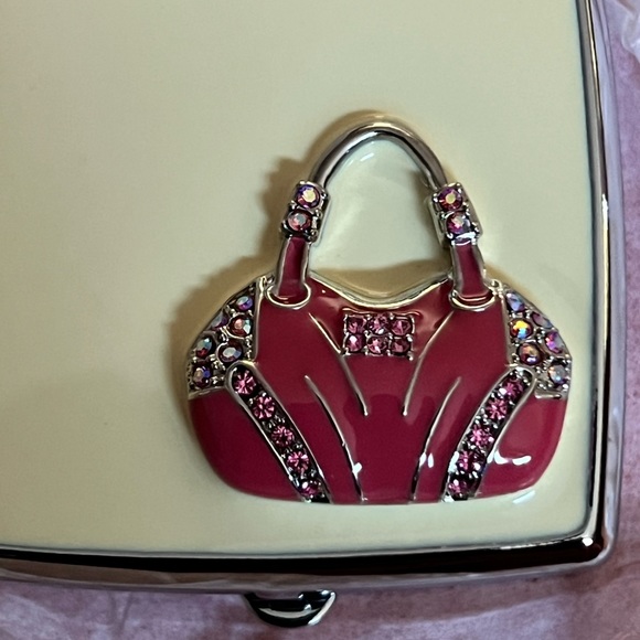 Decorative Pill Case/Box - Picture 2 of 7